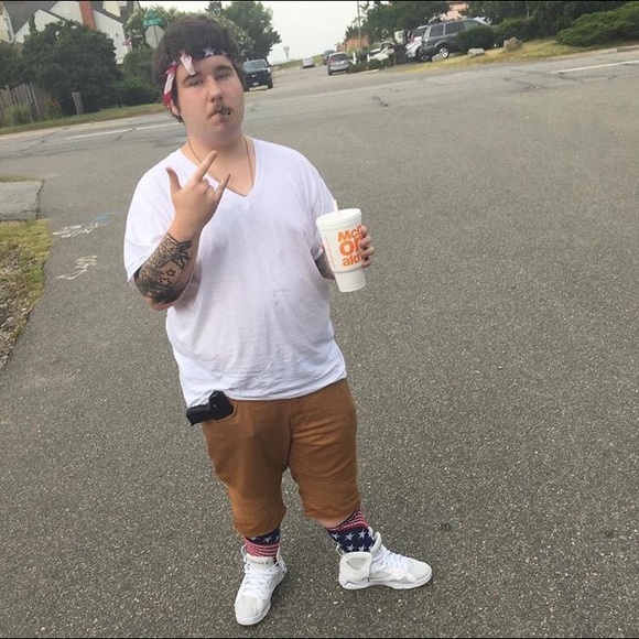 Meet your Posher, Trenton - Picture 1 of 1